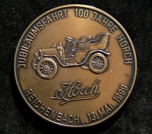 2022 rufen 120 Jahre August Horch in Reichenbach. Zu diesem Anlass ist eine neue Medaille in Planung. Im Bild eine frühere Gedenkprägung.