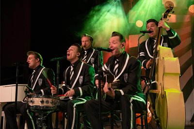 The Firebirds treten am Freitagabend im Brauereigutshof in Wernesgrün auf.