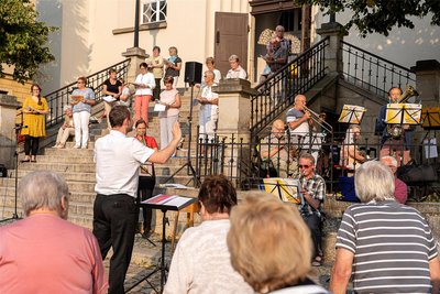 Die traditionelle Serenade läutete das Auerbacher Kirchweihfest ein. Seit diesem Jahr findet es gemeinsam mit dem neuen Spätsommerfest statt.