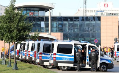 Die Partie wurde von einem Großaufgebot an Polizeikräften abgesichert.