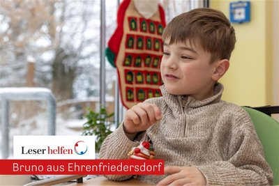 Woran Bruno wohl gerade denkt? Vielleicht schon an das Weihnachtsfest? Gemeinsam mit seinen Spielgefährten in der Kindertagesstätte „Am Sonnenhügel“ in Ehrenfriedersdorf hat er jedenfalls schon mal seinen Wunschzettel gemalt und in den großen Briefkasten am Weihnachtsmannhaus geworfen.