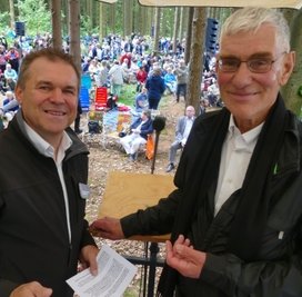 Hartmut Leistner von der Landeskirchlichen Gemeinschaft Stützengrün (links) und Hans-Joachim Eckstein. 