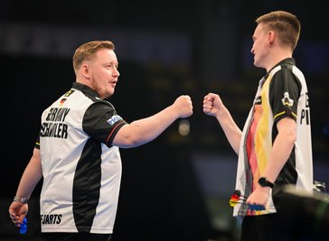 Martin Schindler (l) und Ricardo Pietreczko sind im Viertelfinale der Team-WM gescheitert.