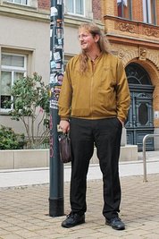 Vorne kurz, hinten lang: Der Chemnitzer Internet-Promi Carl Geißler (25) auf dem Brühl-Boulevard