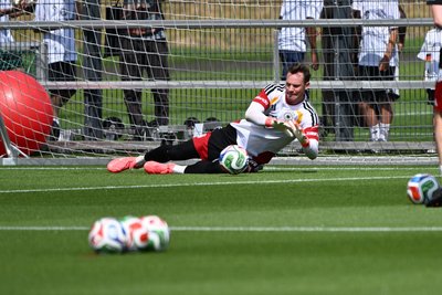 Manuel Neuer hat wieder ein volles Torwarttraining absolviert.