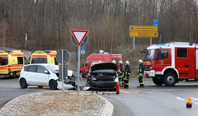 An der A4-Anschlussstelle Wüstenbrand prallten diese Autos zusammen.