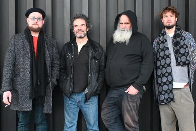Die Schweizer Band Simon Spiess Helio bestreitet mit ihrer emotionalen Musik eines der Konzerte am Freitag im Theater.