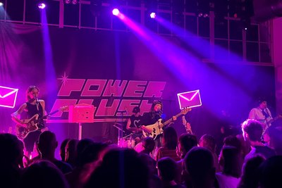 Power Plush im Atomino.