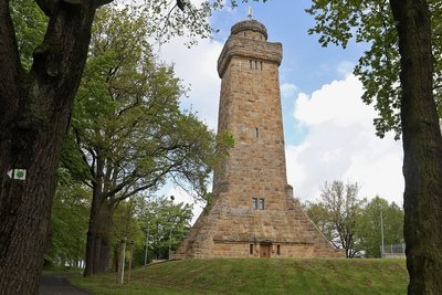 In diesem Jahr steht der zweite Sanierungsabschnitt am Glauchauer Bismarckturm an. Foto: Andreas Kretschel/Archiv