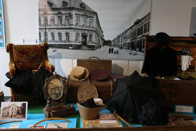 Blick auf Schaller's Hotel am Neumarkt.