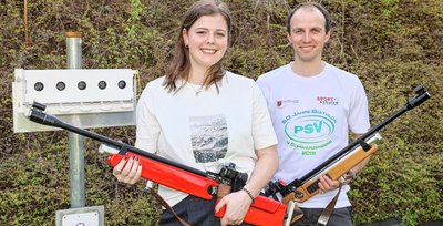 Abteilungsleiter Christian Kreyßel und Übungsleiterin Annika Pohl gehören zur Führungsriege bei den Biathleten im PSV Schwarzenberg mit eigenem Schießstand und Rollerbahn an der Gartenstraße. 
