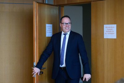 Dirk Panter (SPD), Wirtschaftsminister von Sachsen, will Türen für die schwächelnde Wirtschaft öffnen.