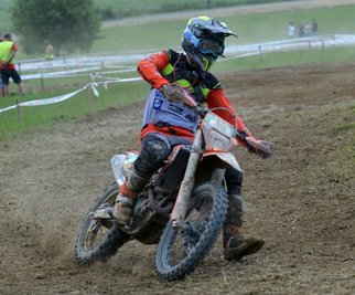 Bei den Six Days in Frankreich belegte der in der Juniorenkonkurrenz startende Karl Weigelt aus Drebach, hier bei einem früheren Wettkampf zu sehen, Platz 9 in der Klasse E2. 