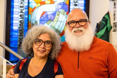 Das Ehepaar Izaida Vera und Héctor Martinez aus der venezolanischen Hauptstadt Caracas lebt seit fünf Jahren in Deutschland. Die Familie ist politisch verfolgt. Die 65-Jährigen wohnen in Burgstädt und haben einen Job, sind deshalb geduldet.