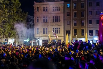 Tausende feierten gemeinsam mit der Mannschaft.