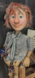 Maskottchen Wuschel wird als Quizmaster aktiv. 