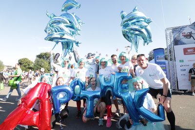 Das Team der Delfinapotheke vor dem Start.