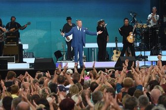 12.000 Fans bei Roland Kaiser in Chemnitz - Roland Kaiser gab am Samstagabend in Chemnitz die "kleine Kaisermania".