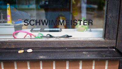 Der Bundesverband Deutscher Schwimmmeister fordert schärfere Regeln für Kinder und Jugendliche, die nicht gut schwimmen können. (Symbolbild)