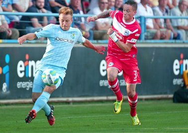 Der Chemnitzer Fabian Stenzel (links) im Zweikampf mit Christian Müller. 
