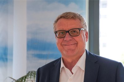 Christian Schäfer ist studierter Diplom-Ingenieur und hat Berufserfahrung als Unternehmensberater und Geschäftsführer.