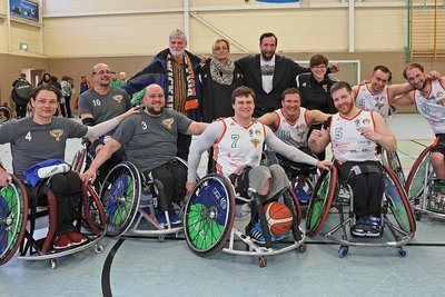 Freudige Gesichter nach dem abschließenden Spiel der Hauptrunde in der Sporthalle Mosel. Am Ende landete Zwickau auf dem 5. Platz.