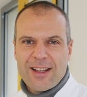 André Roth - Facharzt für Neurochirurgie und Leiter der neuen Praxis