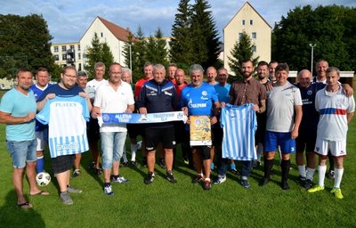 Sie erwarten am Samstag die Schalker Legenden: Das Plauener Allstar-Team um Trainer Thomas Sesselmann. 