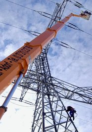 Die beiden Umspannwerke Droßdorf und Falkenstein sollen mit einer110-Kilovolt-Leitung verbunden werden. Sowohl der Trassenverlauf als auch die Frage, ob es eine Freileitung oder ein Erdkabel sein wird, stehen noch nicht fest. 