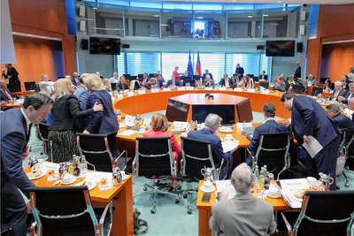 Auftakt der Ministerpräsidentenkonferenz: Ministerinnen und Minister der Bundesländer sprechen im Kanzleramt mit den Vertretern der Bundesregierung über die Flüchtlingspolitik. 