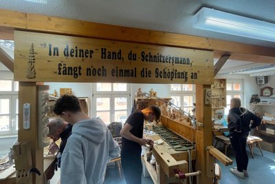 Beim Marienberger Schnitz- und Bastelverein werden Traditionspflege und Handwerkstechniken vermittelt.