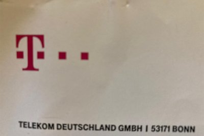 Briefkopf der Deutschen Telekom: Logo, Farbe und Anschrift des Anbieters sind völlig anders als bei 1N Telecom.