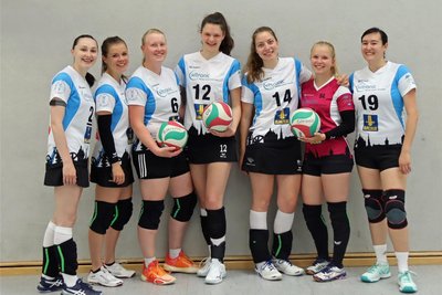 Gehen nach dem Abstieg wieder in der Bezirksliga ans Netz: die jungen Damen des SV Siltronic Freiberg.