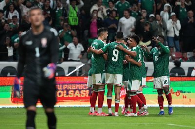 Fünf Tore gab es für die mexikanische Nationalmannschaft bei der WM-Generalprobe gegen Serbien.