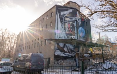Das Freizeit- und Kulturzentrum an der Beegerstraße. Auf der Fassade der ehemaligen Textilfabrik hat Street-Art-Künstler Tasso aus Meerane im vergangenen Sommer ein XXL-Graffiti gestaltet. 