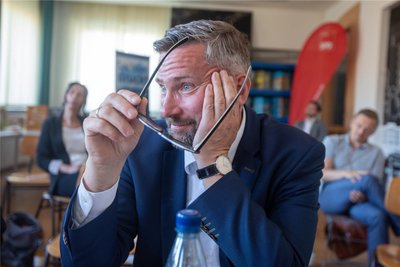 Martin Dulig. Erwartet das Volk zu viel von der Politik?