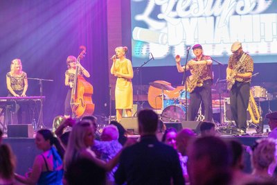 Stimmung und gute Laune am Samstagabend mit den „Pink Petticoats“ im Freiberger Tivoli.