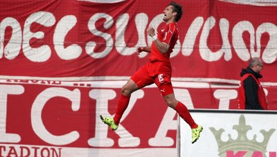 Der König kann's: Der 33 Jahre alte FSV-Stürmer Ronny König erzielte sein elftes Saisontor, machte den 2:0-Triumph gegen Halle perfekt.