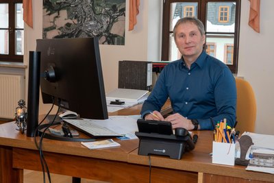 Fast eine halbe Million Euro für einen DDR-Plattenbau schmerzt, so OB Frank Dehne. So zu entscheiden, sei aber notwendig gewesen.