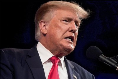 Der 75-jährige ehemalige US-Präsident Donald Trump ist nun dreifach geimpft. 