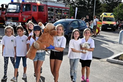 Das Team des Jugendrotkreuzes stellte die Angebote beim DRK vor, mit dabei war auch die Feuerwehr.