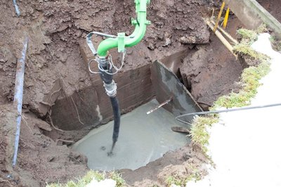 308 Kubikmeter Beton hat das Loch Bad Schlema bisher geschluckt. Als nächstes wird die Umgebung erkundet.
