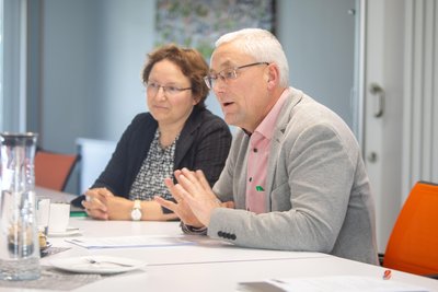 WBG-Geschäftsführer Ulrich Jacob sowie Justiziarin Susanne Truhm erläuterten am Mittwoch die Gründe für die Mieterhöhungen.