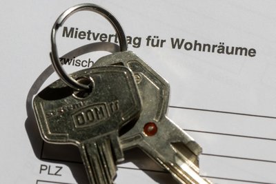 Rund 2800 Haushalte in Plauen erhalten in Kürze Post von der WBG: Die Mieter müssen tiefer in die Tasche greifen.
