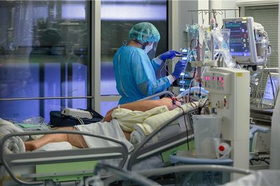 Die Lage in den vogtländischen Intensivstationen ist weiterhin angespannt. Am Mittwoch wurden dort 32 Patienten intensivmedizinisch betreut.