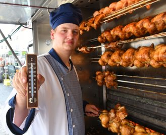 Dominik Lovetinsky vom Hähnchenstand am Obermarkt