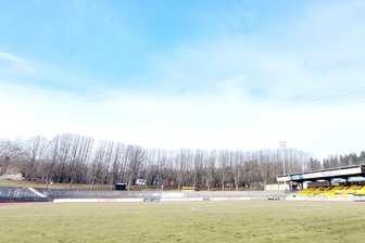 13.000 Euro Schaden: Drohen dem VFC Plauen jetzt vier Spielabsagen in Folge? - Sieben Grad und Kaiserwetter. Dennoch entschied der Schiedsrichter, das Spiel VFC Plauen gegen FSV Zwickau wegen einem hohen Verletzungsrisiko nicht anzupfeifen.