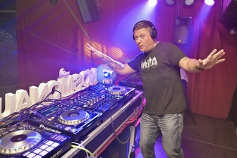 13 DJs legen im Alten Schlachthof in Stollberg auf - Stefan Gabler aus Chemnitz gehörte zu den 13 DJs, die in Stollberg aufgelegt haben.