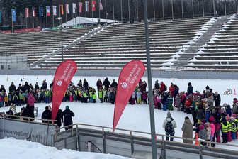 13. Vogtlandspiele in den Wintersportarten erwarten 1500 Teilnehmer - Die Eröffnungsfeier der 13. Vogtlandspiele findet am Donnerstag in Klingenthal statt. Das Bild stammt von der Zeremonie im Jahre 2023.