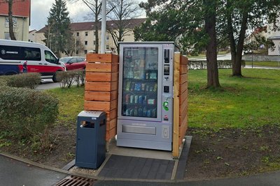 Der Snackautomat auf dem Zeller Berg in Aue wird mit einer Kamera überwacht.